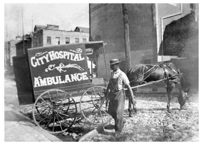 Baltimore1890horsedrawnambulance